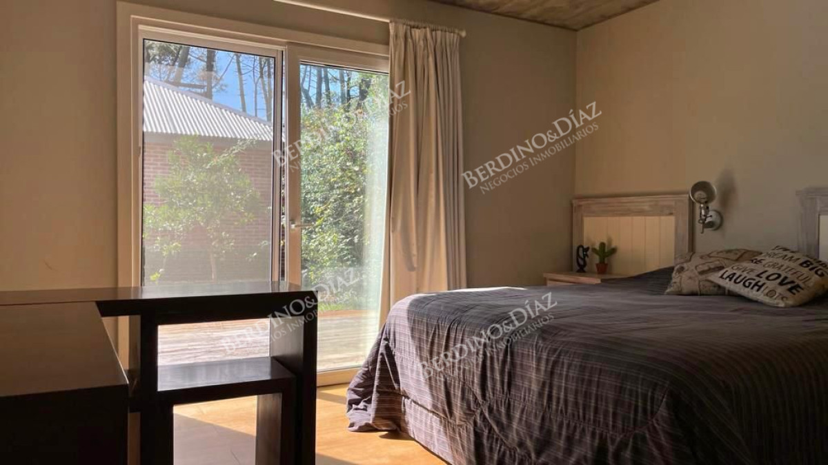 Casa ID.1216 - Casa Moderna  en venta  en Barrio Lugano 
