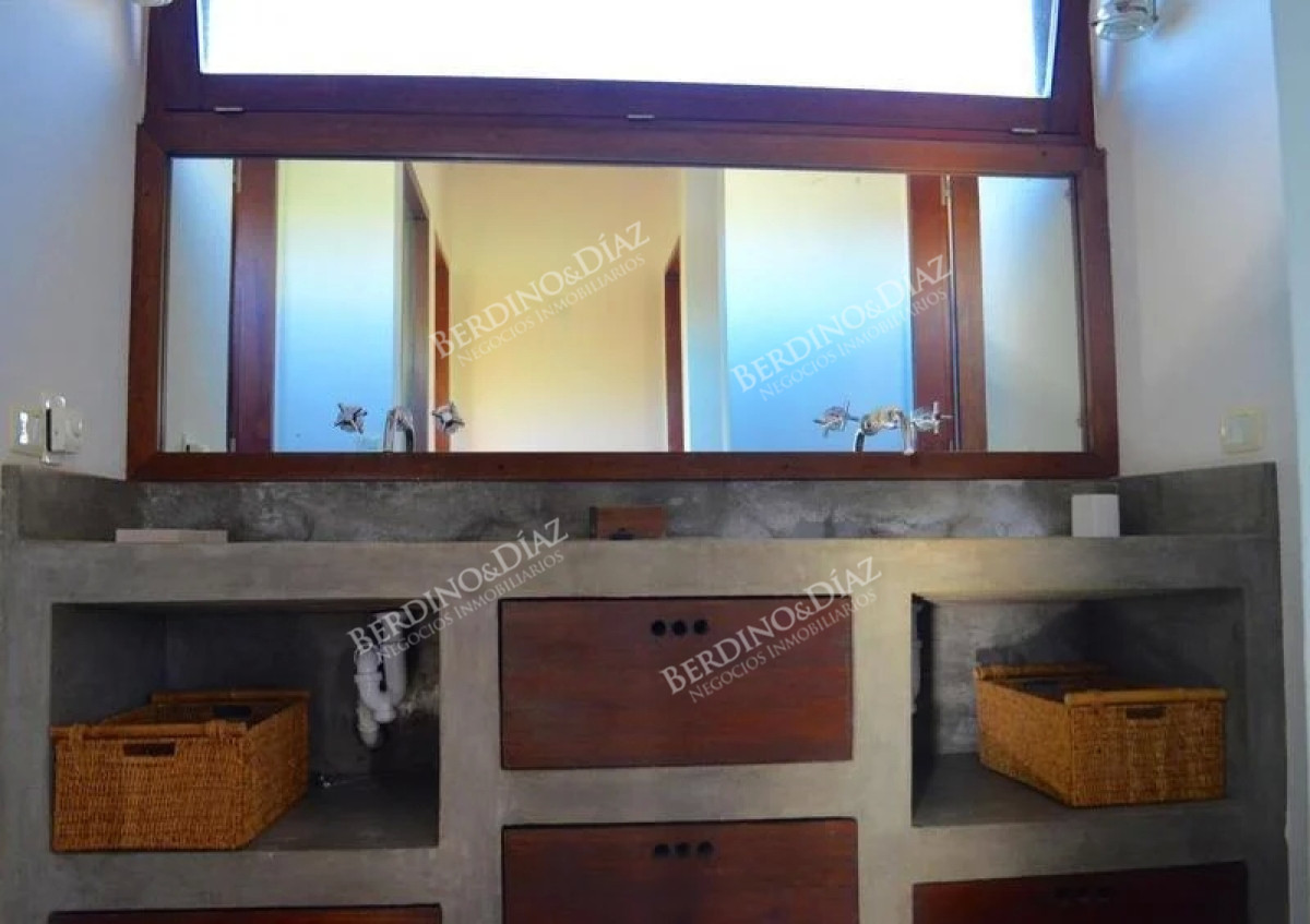 Casa ID.2241 - Chacra espectacular construida en piedra en venta La Barra