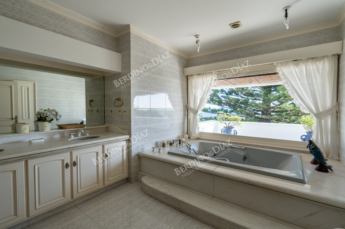 Casa ID.2387 - Espectacular casa frente al mar en Solanas en venta