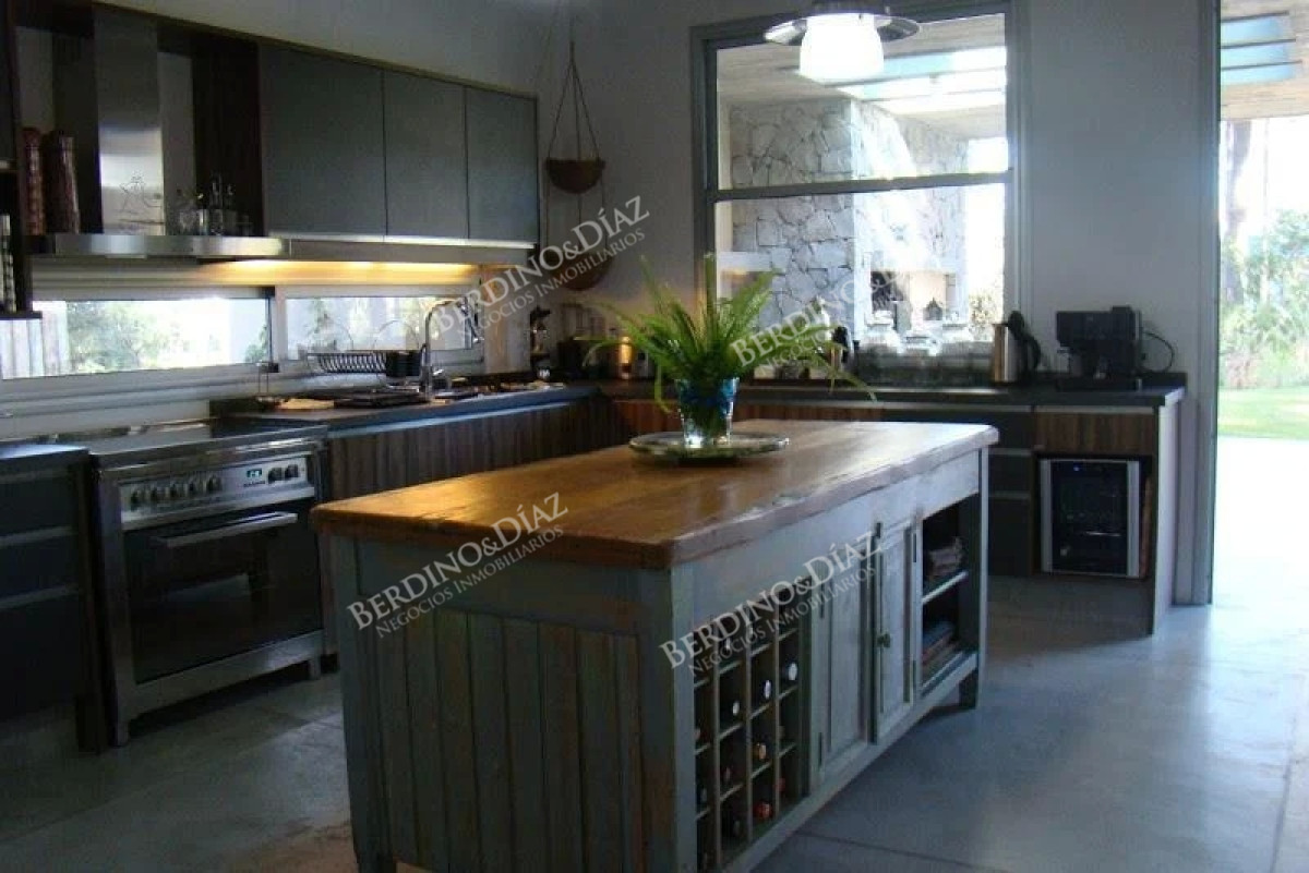Casa ID.2162 - Casa espectacular en Laguna Blanca