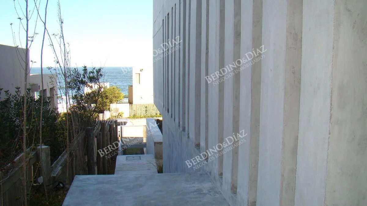 Casa ID.2163 - Casa en venta estilo minimalista con vista al mar