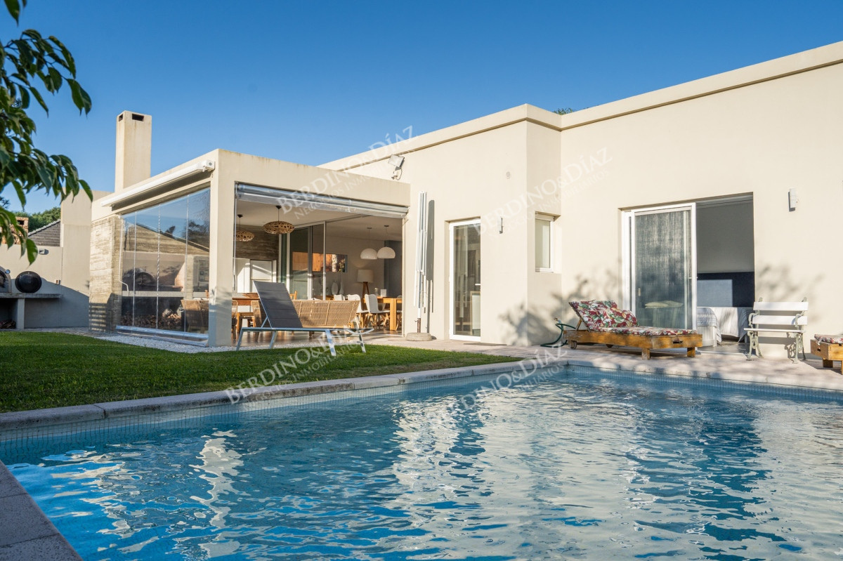 Casa ID.2422 - Casa moderna en venta en Rincon del Indio