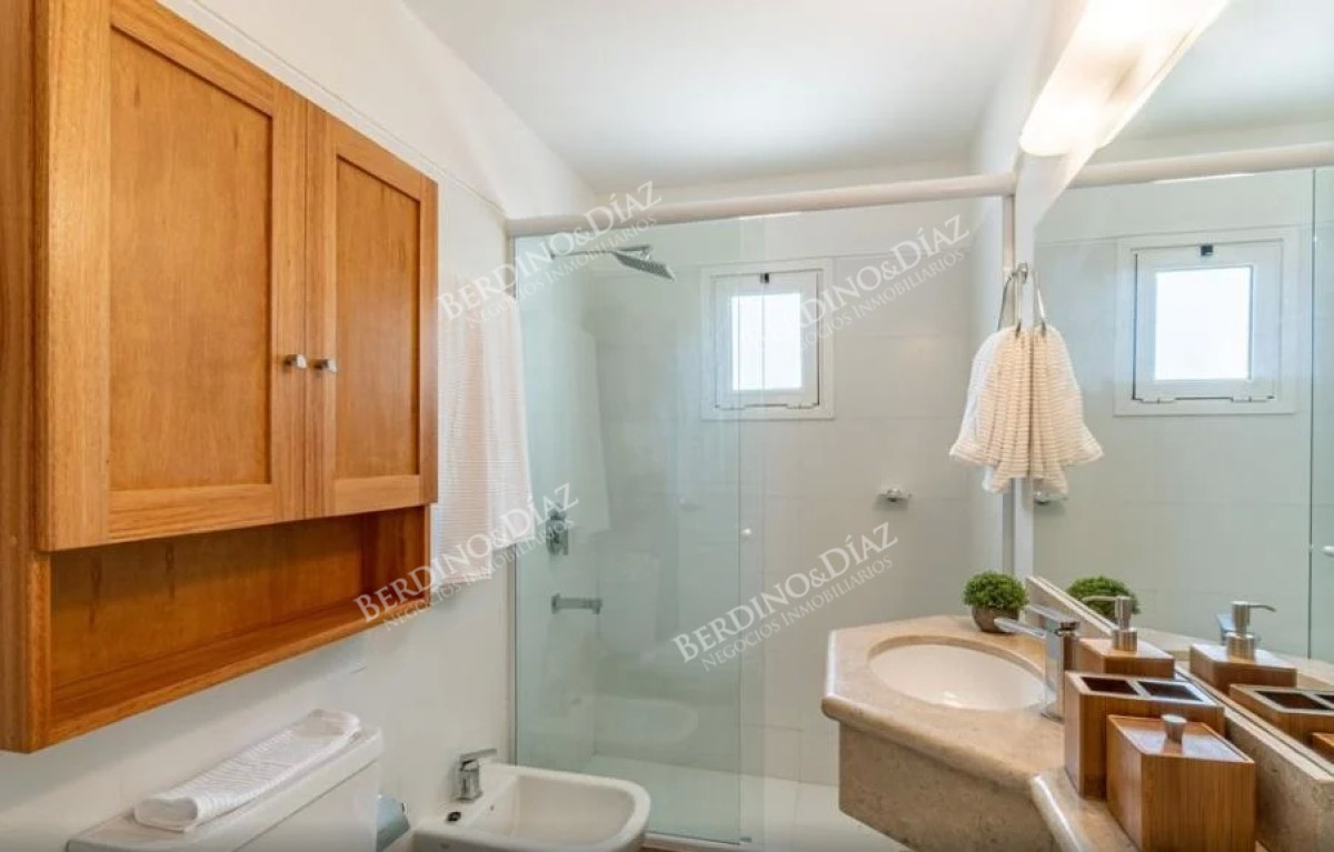 Casa ID.2228 - Espectacular casa en piedra venta Punta Ballena con vista al mar