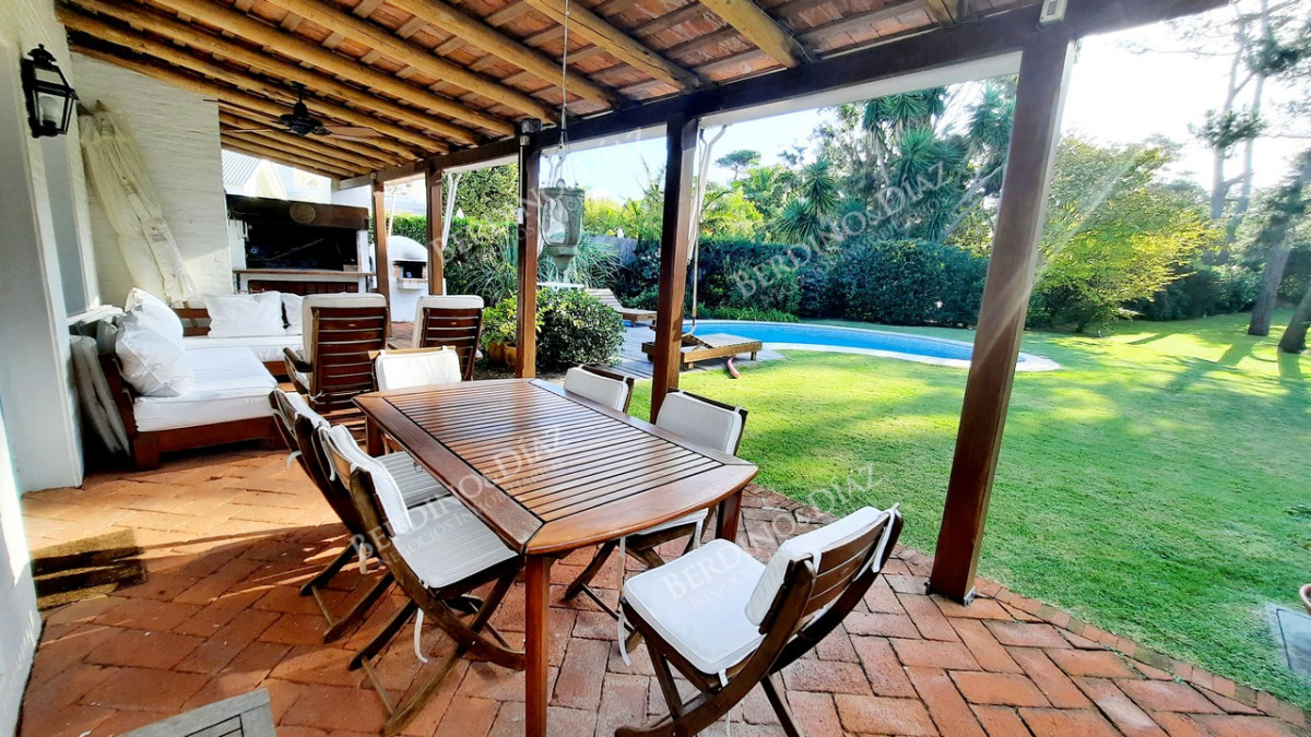 Casa ID.851 - Casa en venta cerca del mar y con vista  en La Barra 