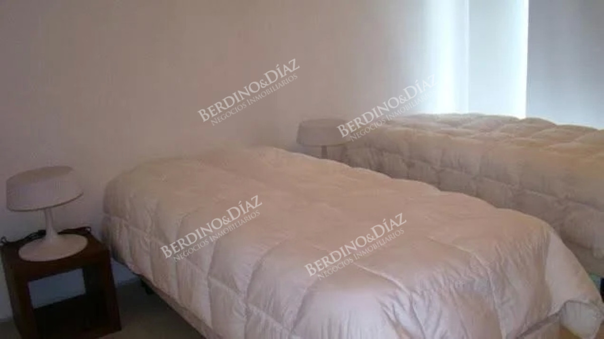 Casa ID.2178 - Casa minimalista con vista al oceano sobre Ruta 10