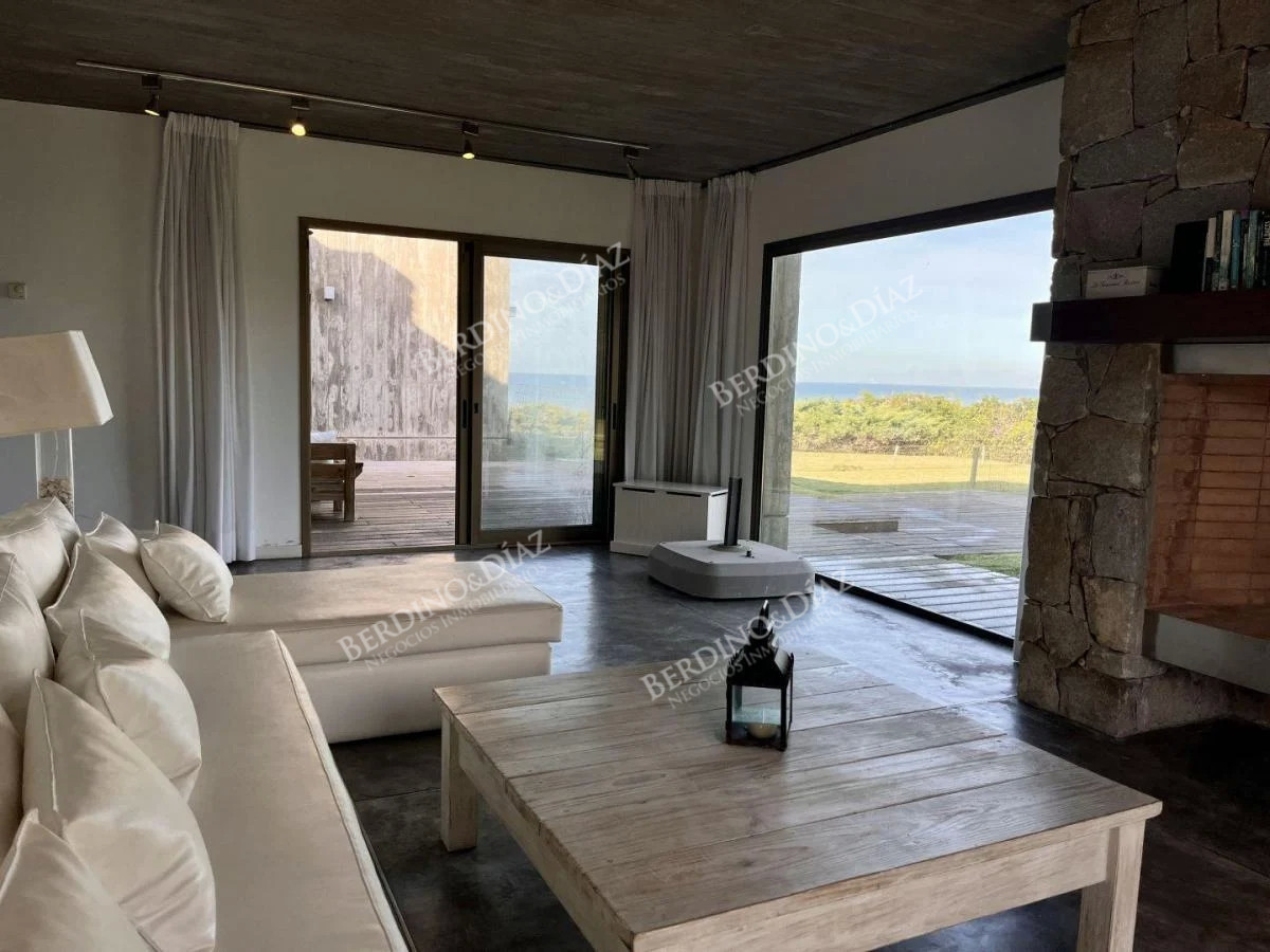 Casa ID.2334 - Casa frente al Mar en venta en Montoya espectacular 3 niveles