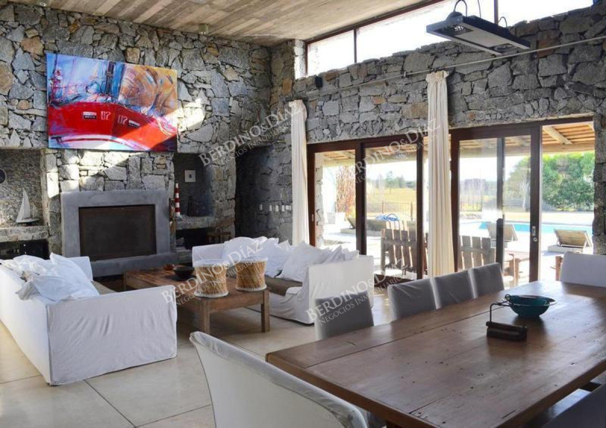 Casa ID.2241 - Chacra espectacular construida en piedra en venta La Barra