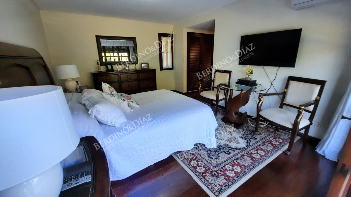 Casa ID.1000 - Importante Mansión en el Barrio Golf
