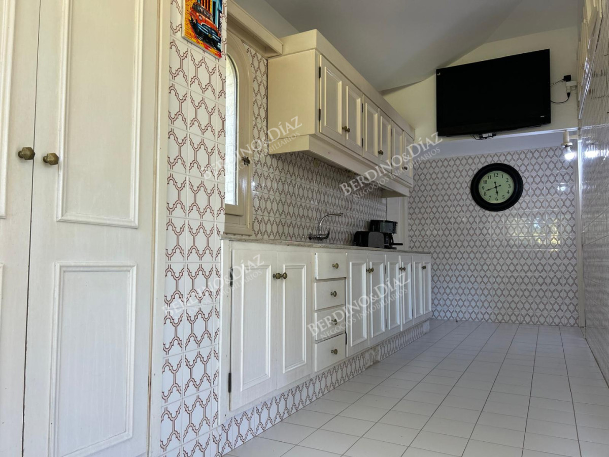 Casa ID.3011 - Hermosa casa en venta en Barrio Lugano Arbolada 