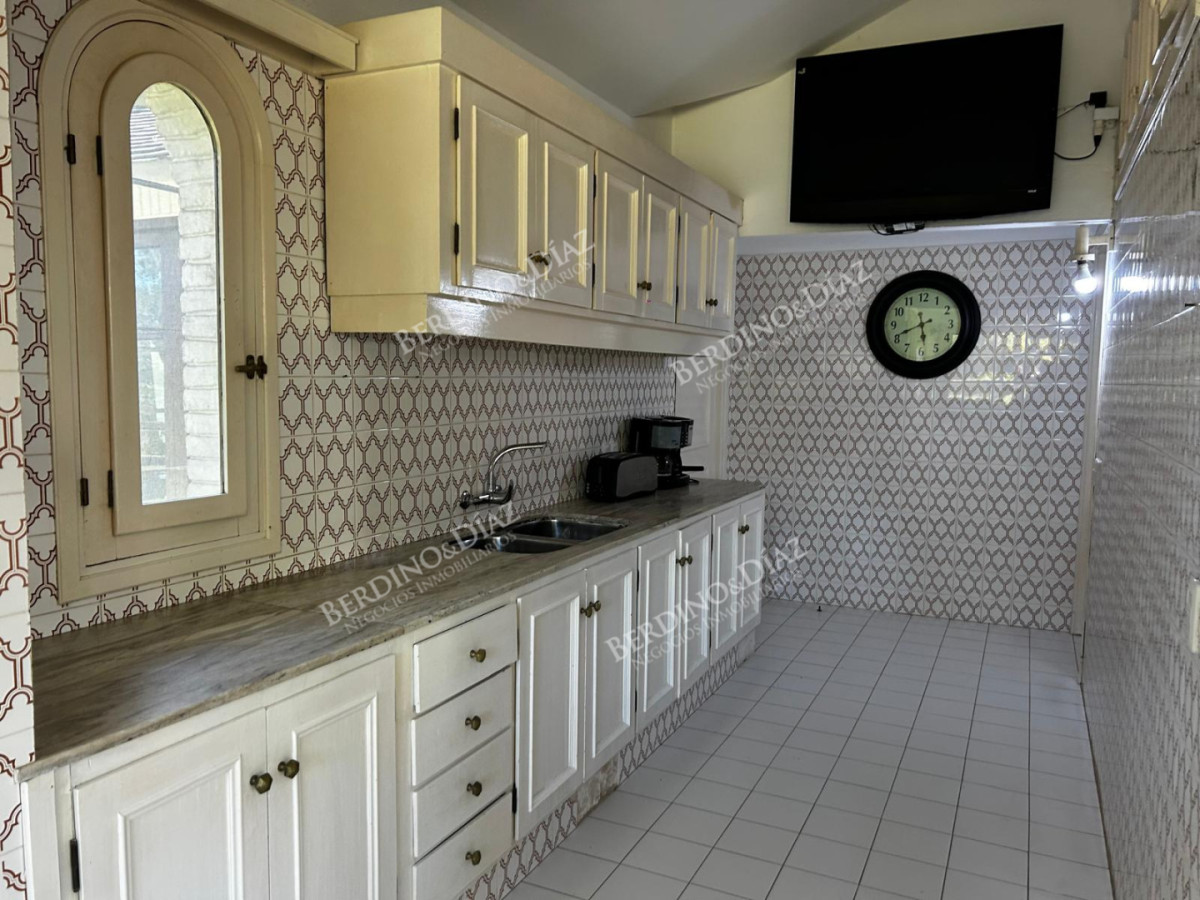 Casa ID.3011 - Hermosa casa en venta en Barrio Lugano Arbolada 