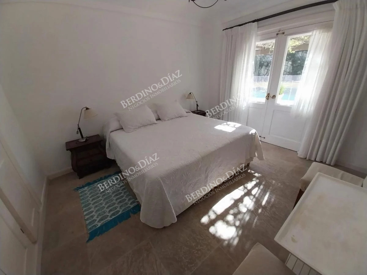 Casa ID.2201 - Venta espectacular casa Playa Brava a 100 metros del mar 