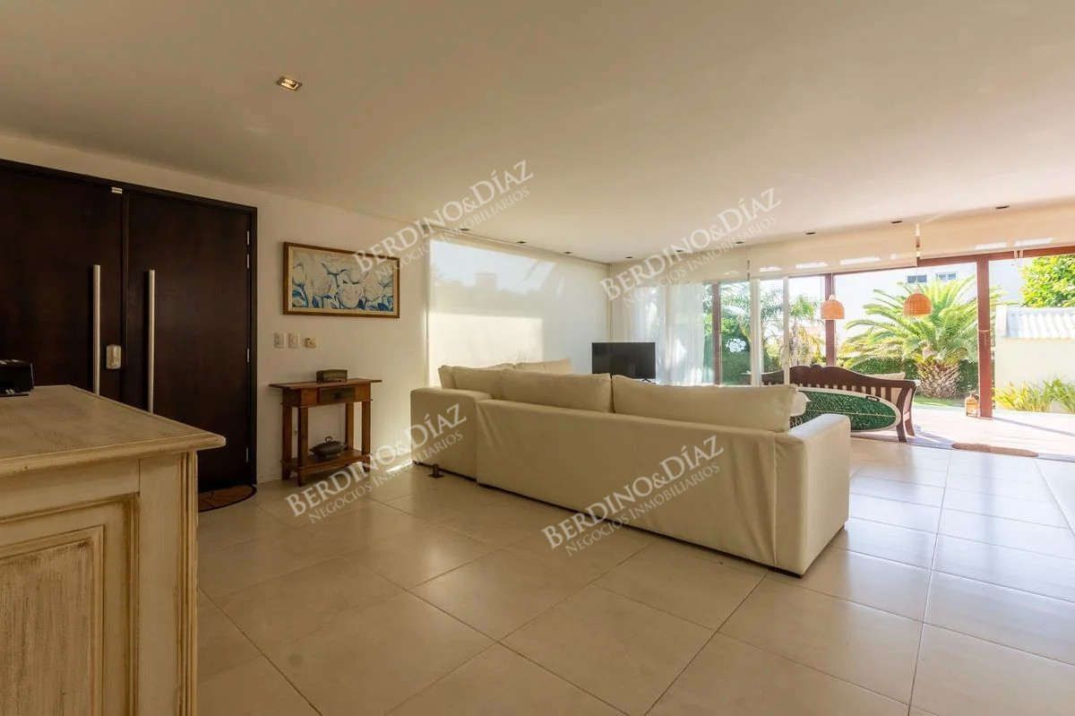 Casa ID.2354 - Casa en Peninsula Zona Faro 4 dormitorios