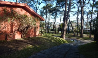 Casa  en venta Muy Amplia y Linda a Metros del Mar