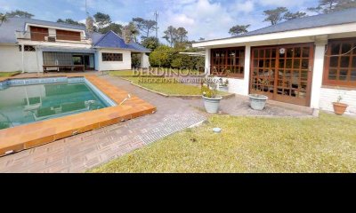 Casa en venta ubicada en Paradas de Playa Mansa