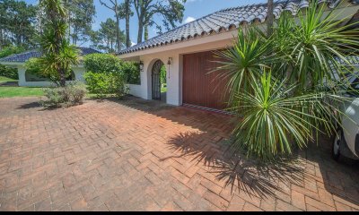 Casa tradicional en venta Barrio Golf 7 dormitorios