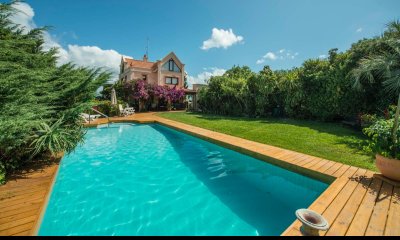 Importante casa con estilo propio frente al mar en venta Las Grutas