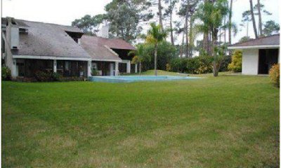 Hermosa Casa En Venta  en Cantegril de Punta del Este