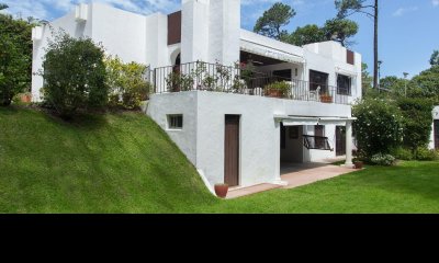 Casa en venta de 6 Dormitorios en Lugano Punta del Este