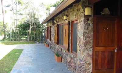 Casa en venta en Playa Mansa excelente construccion