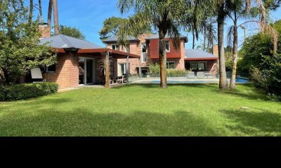 Casa Moderna  en venta  en Barrio Lugano