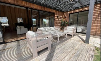 Casa moderna en venta en Barrio Laguna Escondida