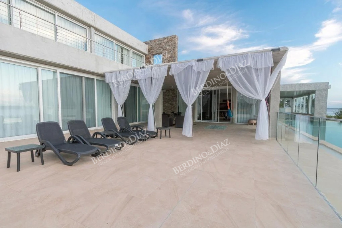 Chacra ID.2199 - Chacra sobre laguna del Sauce en venta