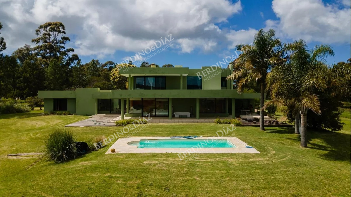 Chacra ID.2314 - Chacra de 5 hectareas con casa de 5 dormitorios en La barra