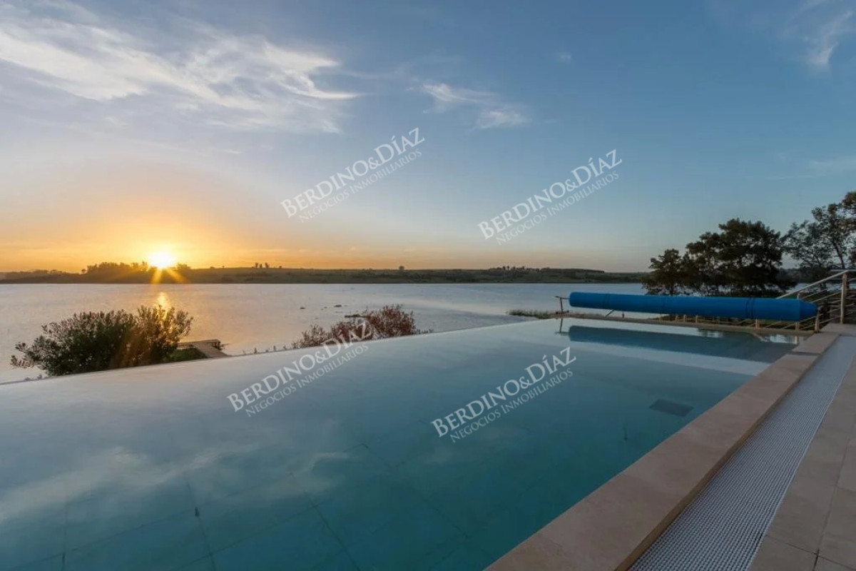 Chacra ID.2199 - Chacra sobre laguna del Sauce en venta