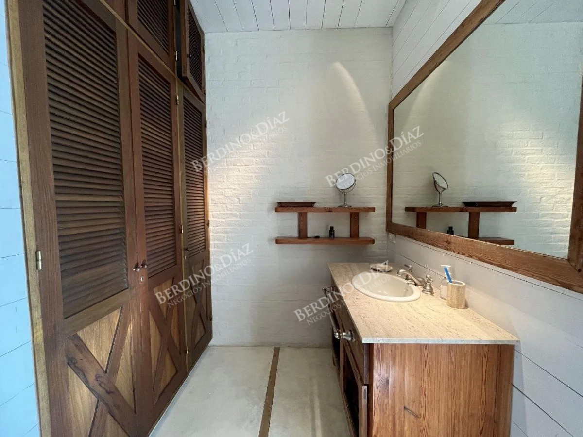 Chacra ID.2332 - Chacra en venta 17 hectareas con casa sobre Laguna del Sauce