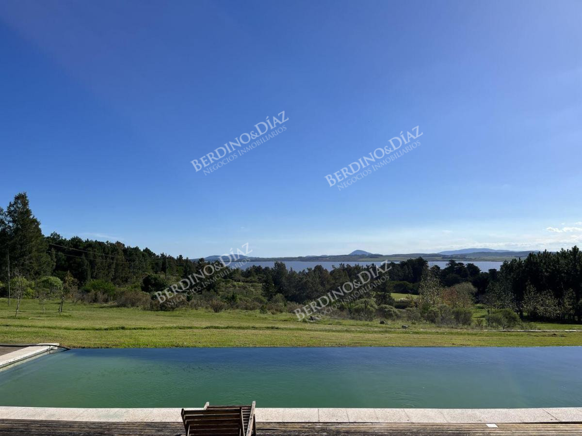 Chacra ID.2332 - Chacra en venta 17 hectareas con casa sobre Laguna del Sauce