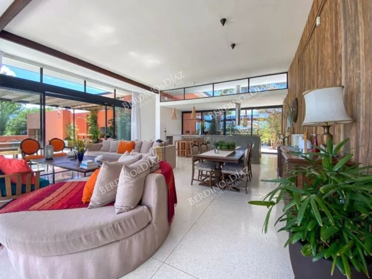 Chacra ID.2337 - Chacra con casa en venta en Barrio El Quijote La Barra