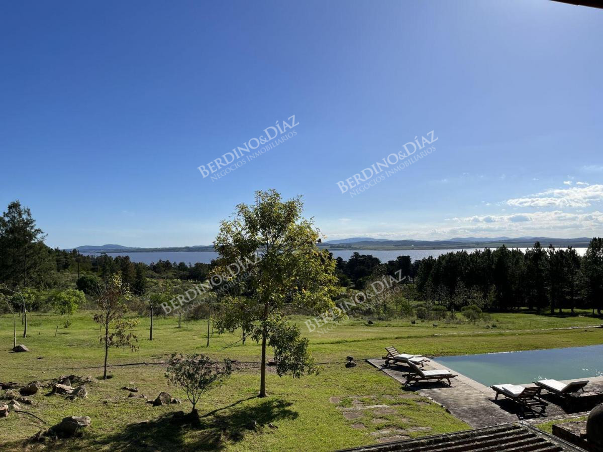 Chacra ID.2332 - Chacra en venta 17 hectareas con casa sobre Laguna del Sauce
