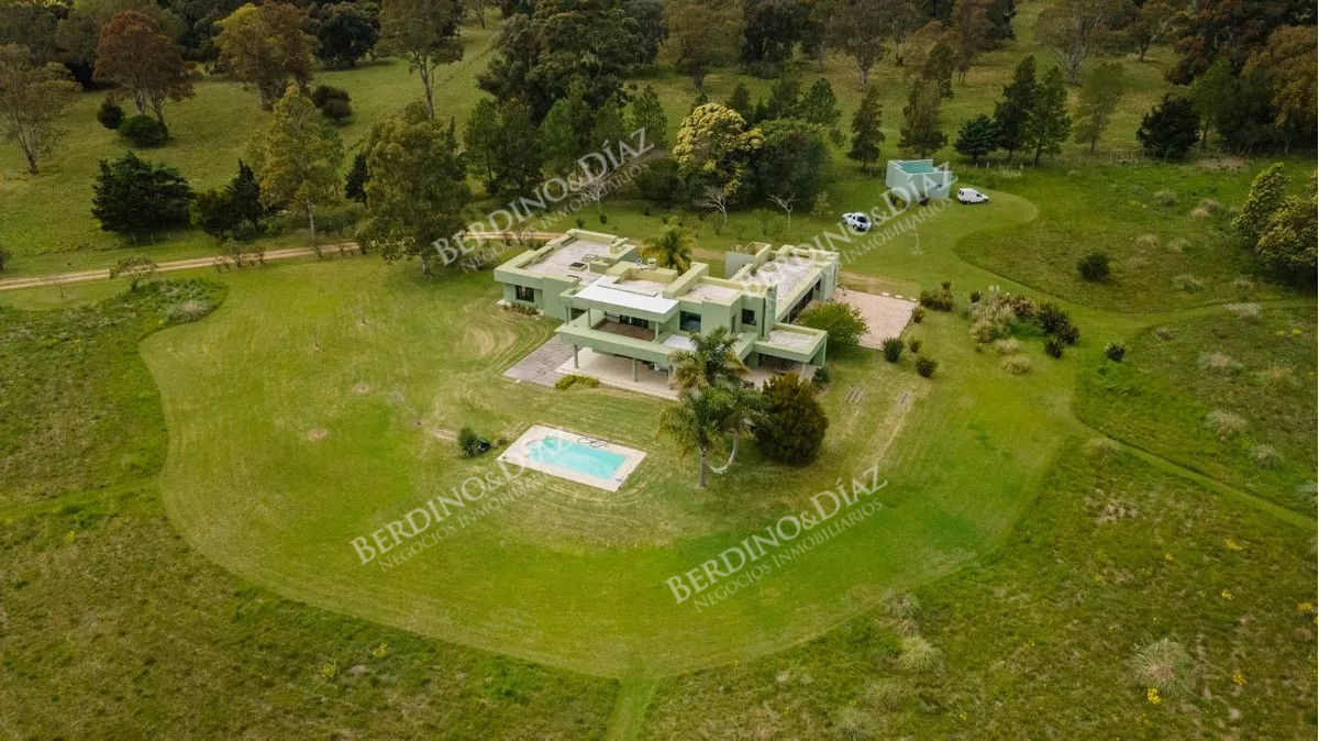 Chacra ID.2314 - Chacra de 5 hectareas con casa de 5 dormitorios en La barra
