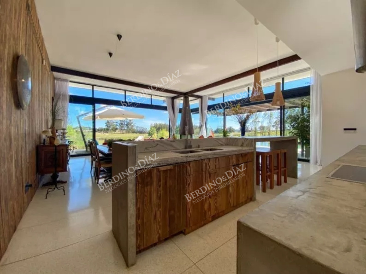 Chacra ID.2337 - Chacra con casa en venta en Barrio El Quijote La Barra