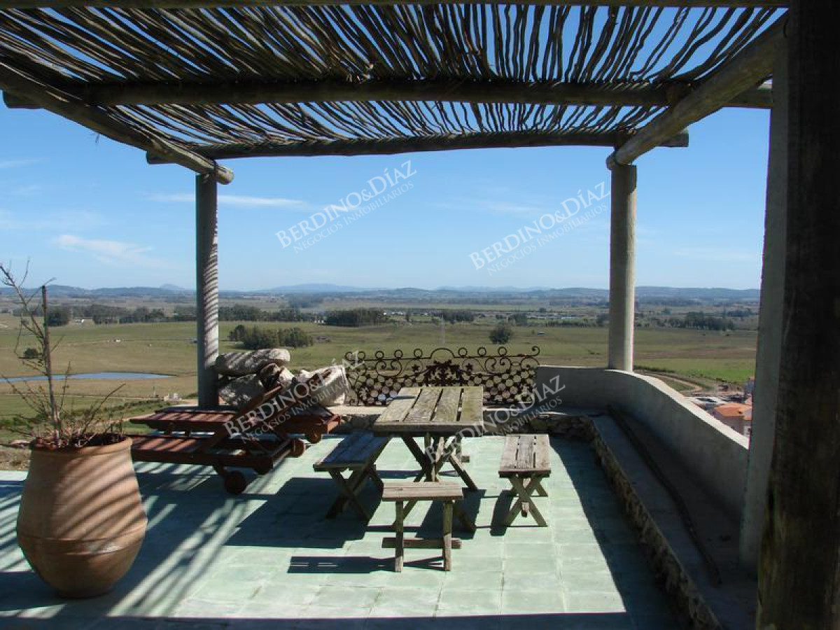 Chacra ID.2218 - Chacra espectacular construida en piedra en venta en La Barra