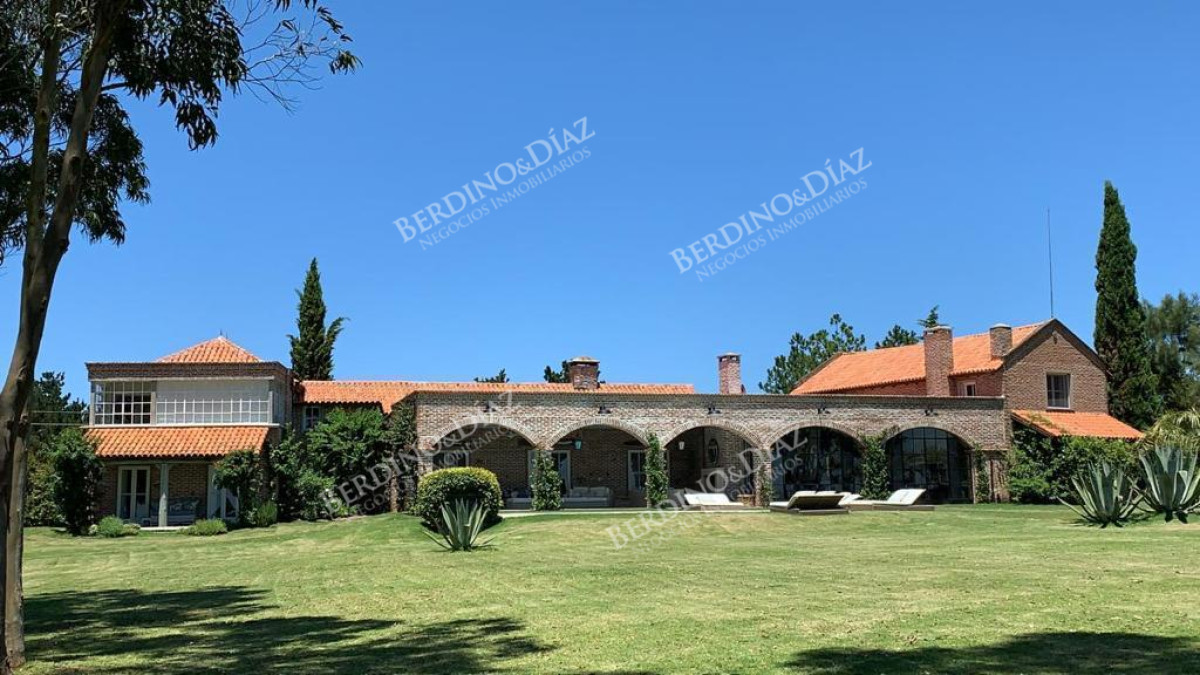 Chacra ID.2365 - Chacra maritima en venta Jose Ignacio con casa estilo Campiña