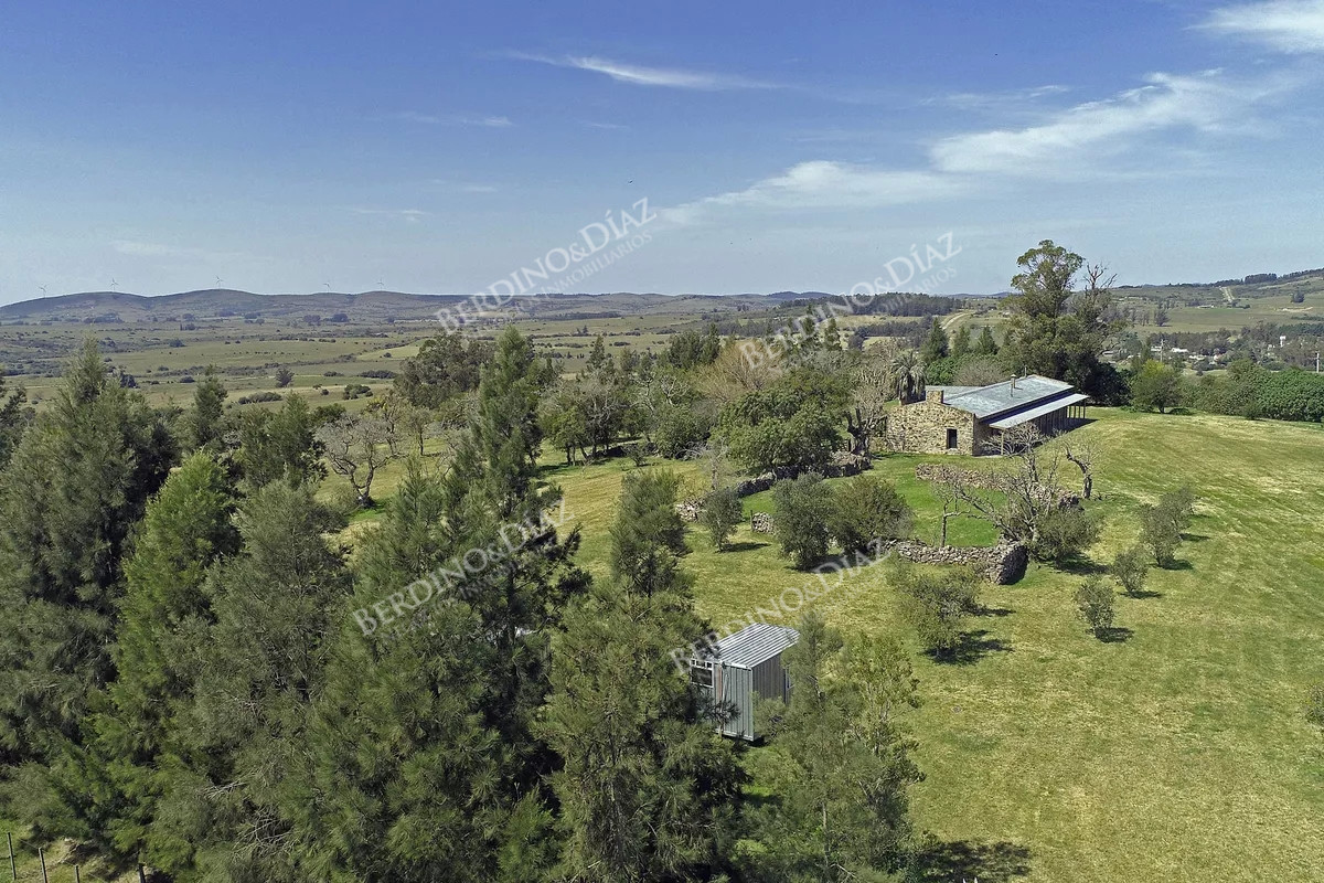 Chacra ID.2341 - Chacra en venta Pueblo Eden de 5 hectareas con casa de Piedra
