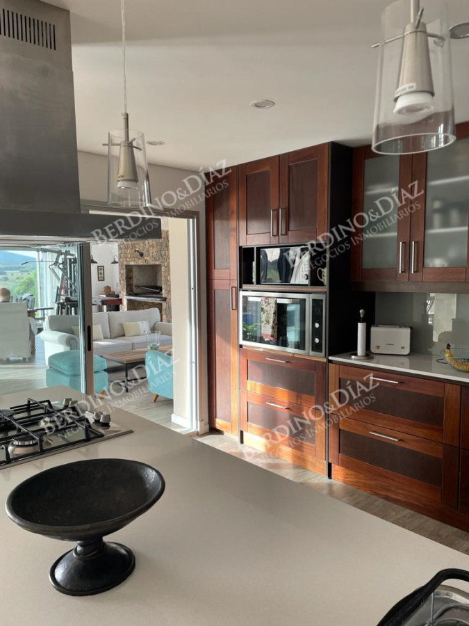 Chacra ID.2370 - Chacra en Cerros Azules en venta de 86 hectareas con hermosa Finca