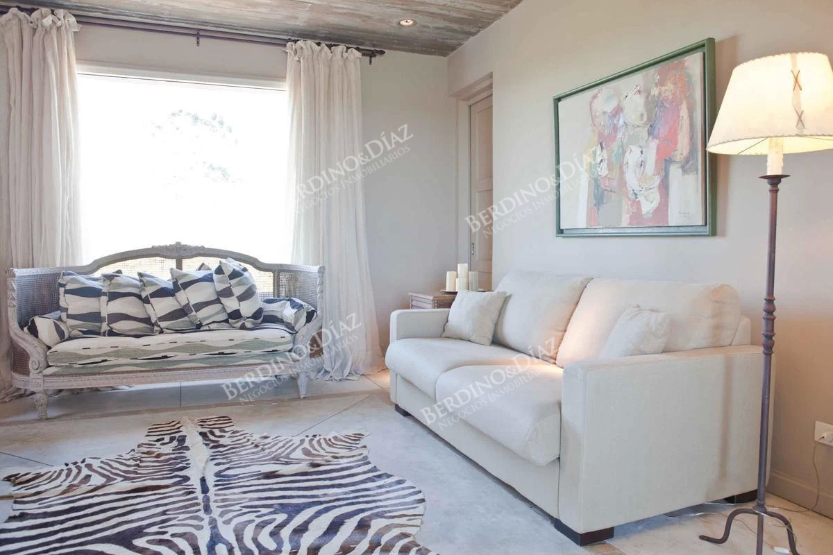 Chacra ID.2209 - Chacra estilo contemporaneo en venta en ( consulte precio )