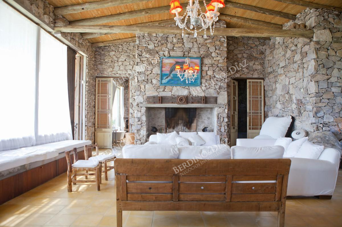 Chacra ID.2218 - Chacra espectacular construida en piedra en venta en La Barra