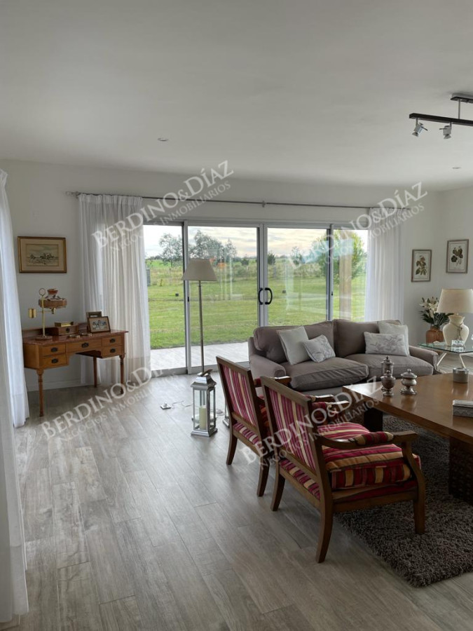 Chacra ID.2370 - Chacra en Cerros Azules en venta de 86 hectareas con hermosa Finca