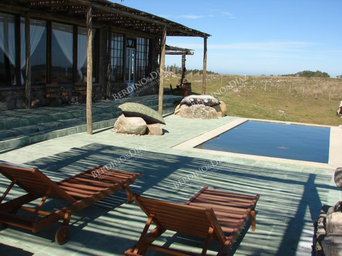 Chacra ID.2218 - Chacra espectacular construida en piedra en venta en La Barra