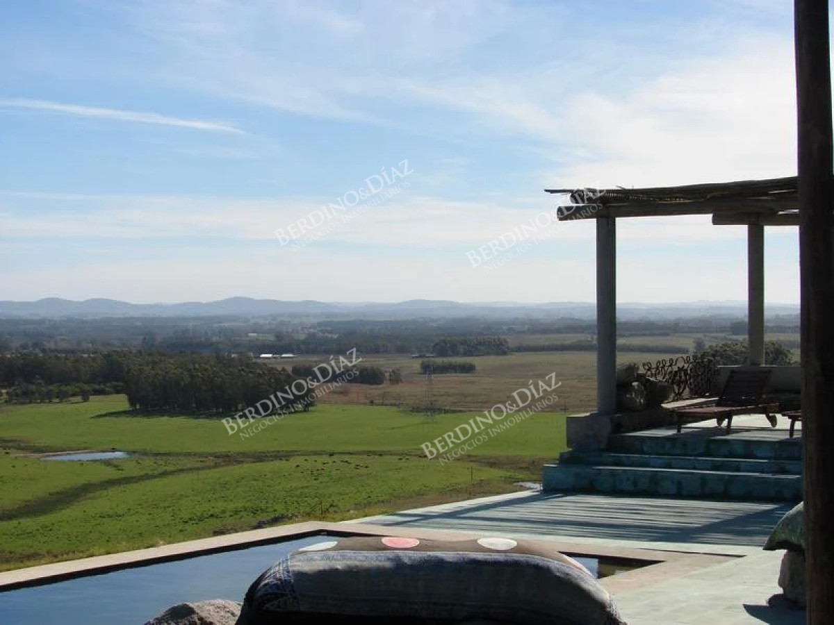 Chacra ID.2218 - Chacra espectacular construida en piedra en venta en La Barra