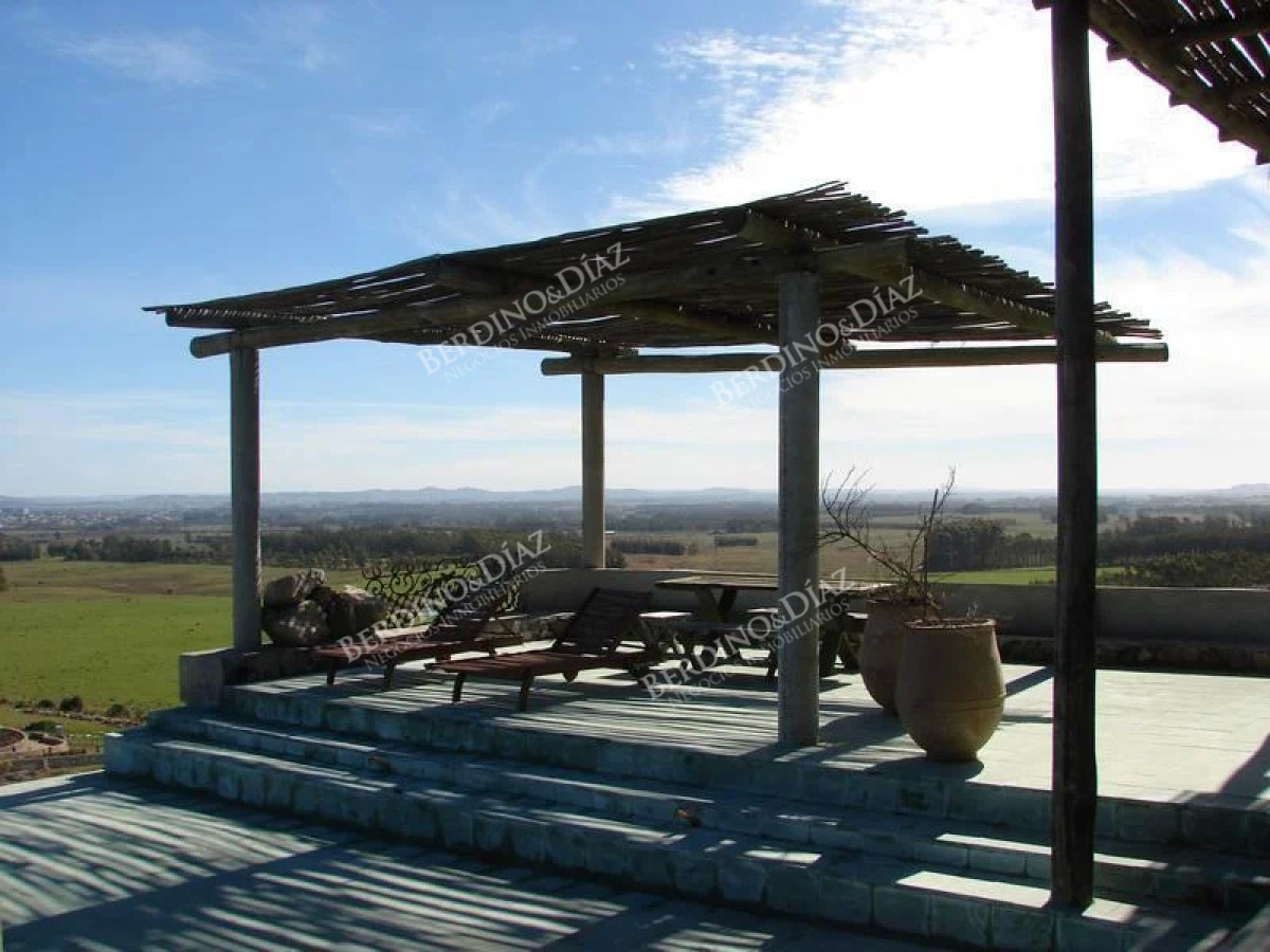 Chacra ID.2218 - Chacra espectacular construida en piedra en venta en La Barra