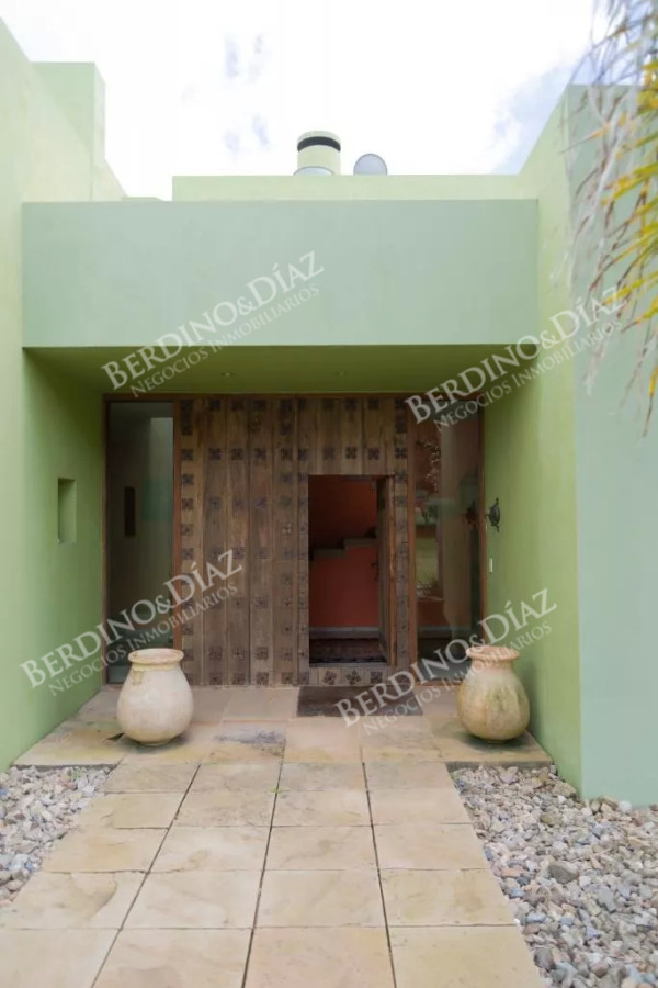 Chacra ID.2314 - Chacra de 5 hectareas con casa de 5 dormitorios en La barra