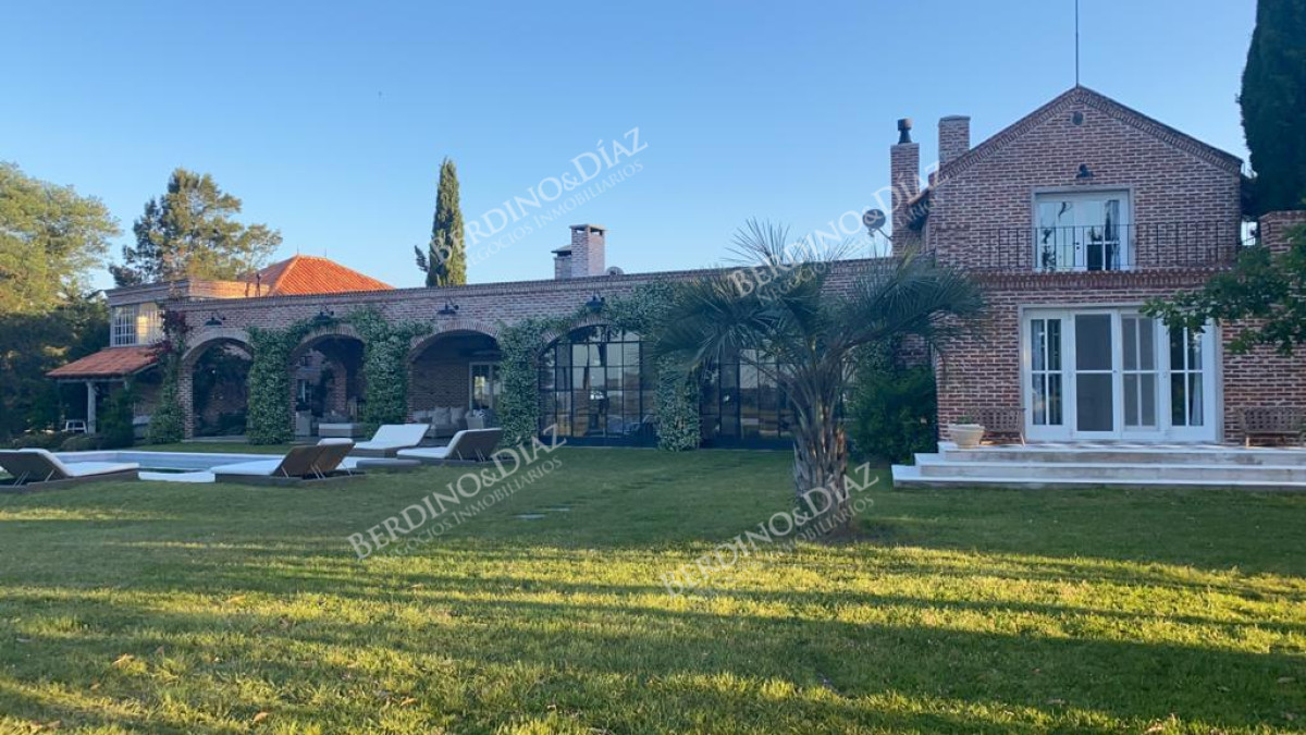 Chacra ID.2365 - Chacra maritima en venta Jose Ignacio con casa estilo Campiña