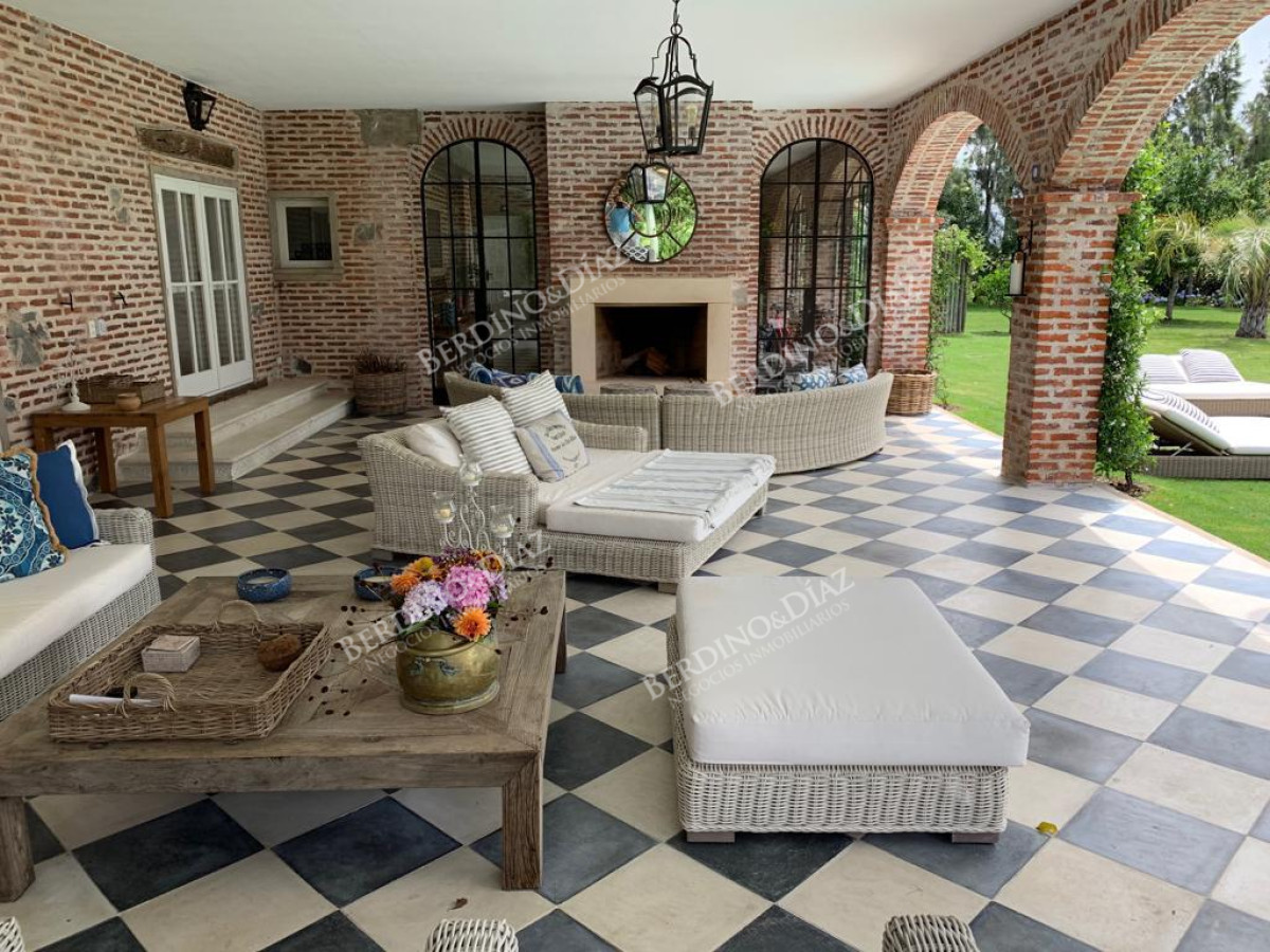 Chacra ID.2365 - Chacra maritima en venta Jose Ignacio con casa estilo Campiña