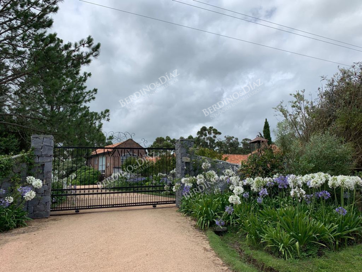 Chacra ID.2365 - Chacra maritima en venta Jose Ignacio con casa estilo Campiña