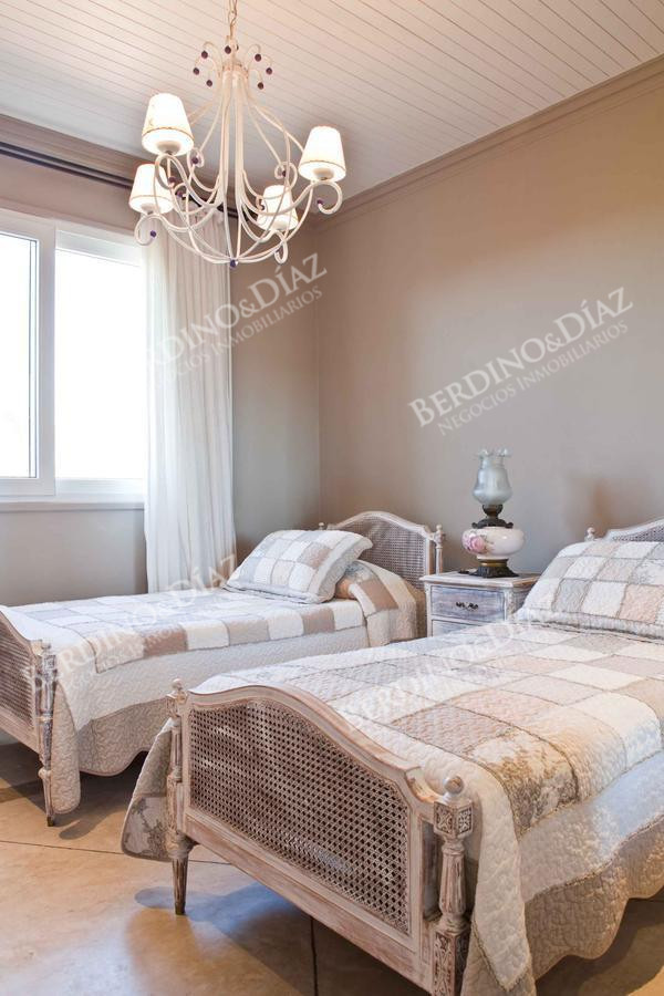Chacra ID.2209 - Chacra estilo contemporaneo en venta en ( consulte precio )