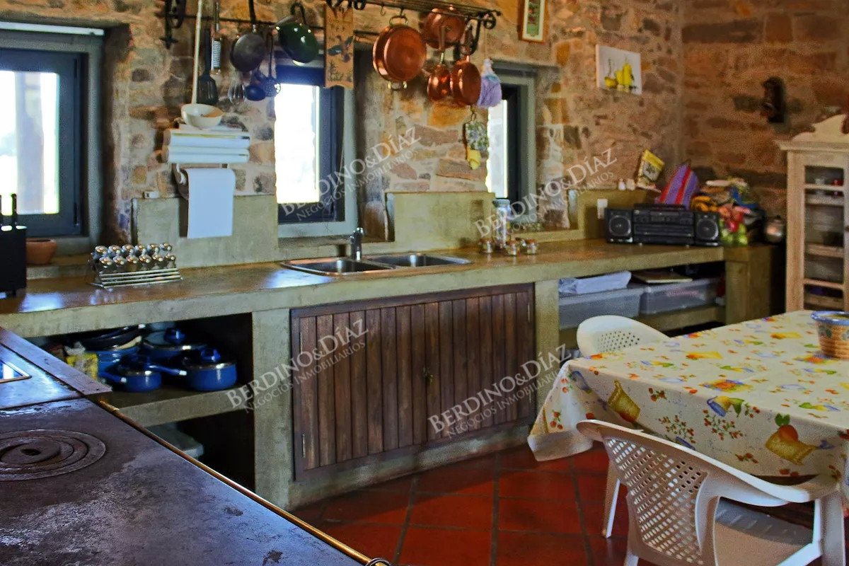 Chacra ID.2341 - Chacra en venta Pueblo Eden de 5 hectareas con casa de Piedra